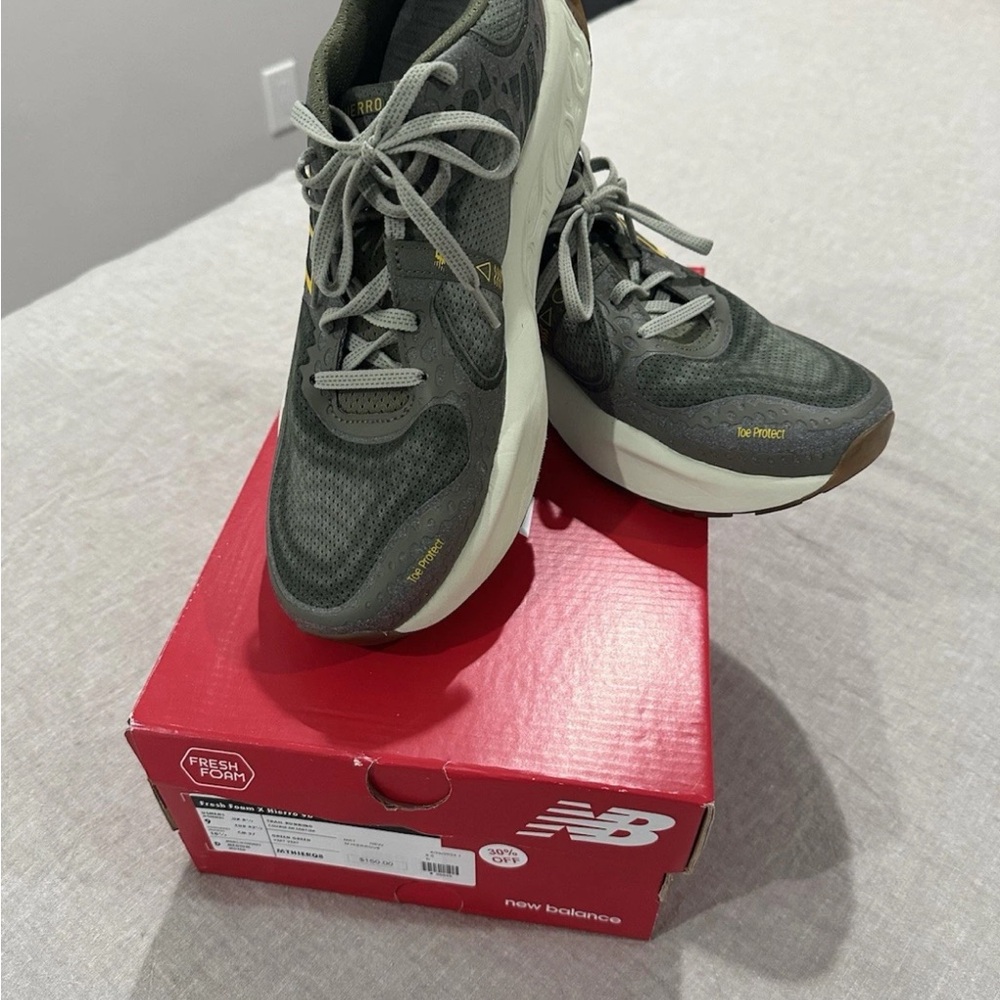 New Balance Fresh Foam X Hierro v8 size 9 Trail Shoes